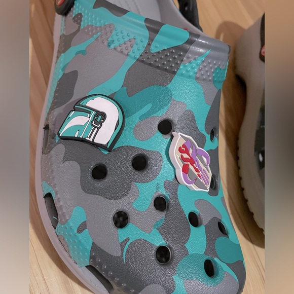 Like New Star Wars Crocs - Picture 5 of 7